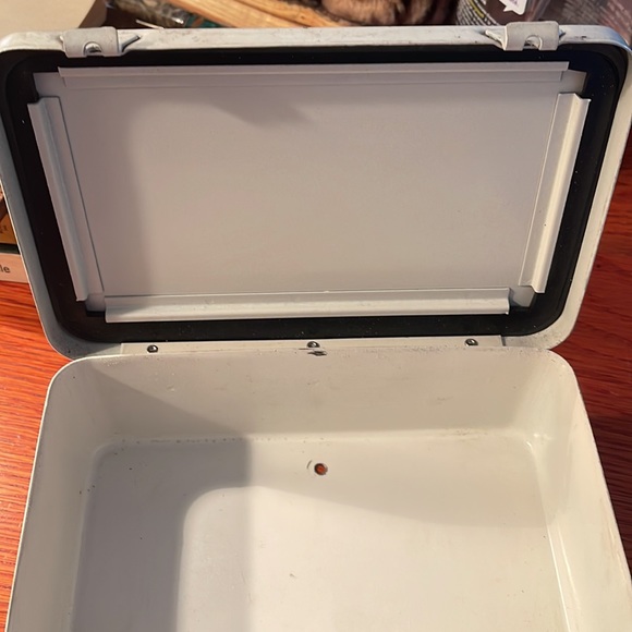 Vintage Metal First Aid Kit Conrail - Picture 7 of 12